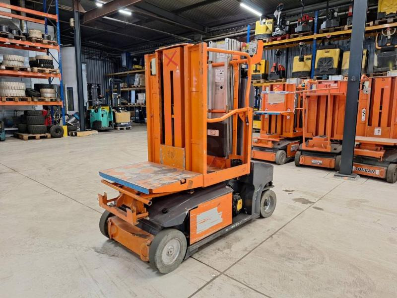 JLG Toucan Duo - Oszlopos személyemelő: 4 kép. JLG Toucan Duo - Oszlopos személyemelő: 4 kép.