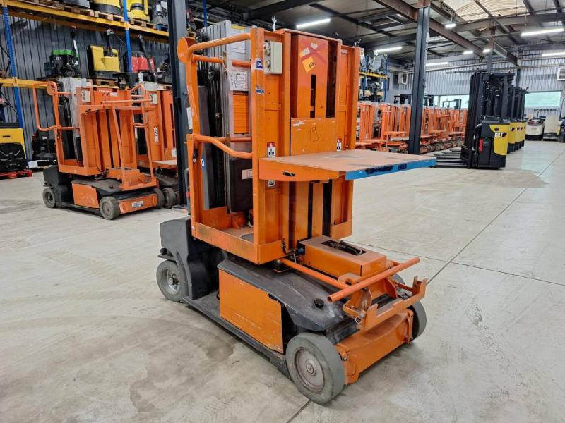 JLG Toucan Duo - Oszlopos személyemelő: 4 kép. JLG Toucan Duo - Oszlopos személyemelő: 4 kép.