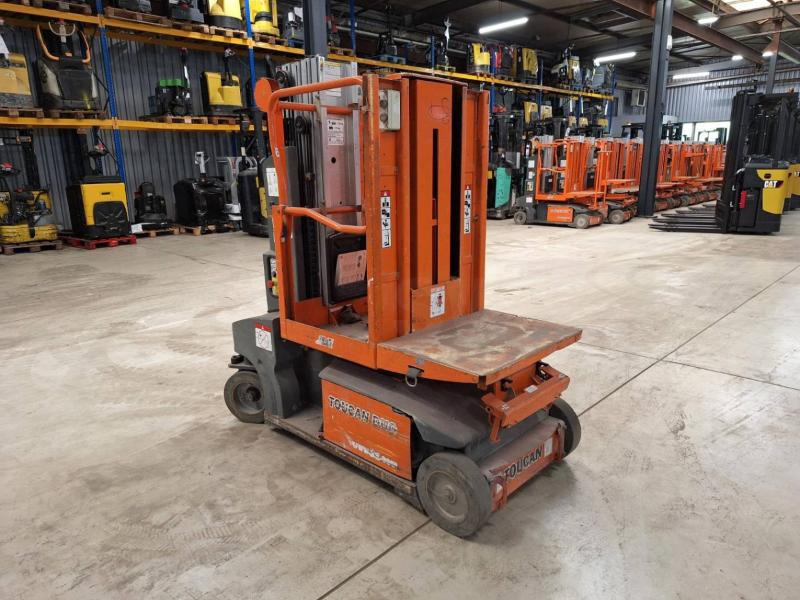 JLG Toucan Duo - Oszlopos személyemelő: 4 kép. JLG Toucan Duo - Oszlopos személyemelő: 4 kép.