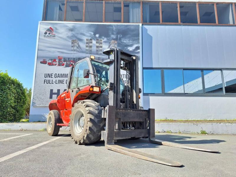 Manitou M50-2 H - Terepjáró képességű targoncá: 1 kép. Manitou M50-2 H - Terepjáró képességű targoncá: 1 kép.