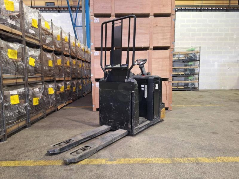 Mitsubishi OPB20N2 - Komissiózó targoncá: 4 kép. Mitsubishi OPB20N2 - Komissiózó targoncá: 4 kép.