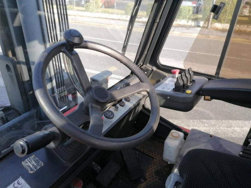 Mora M180C - Gázüzemű targonca: 4 kép. Mora M180C - Gázüzemű targonca: 4 kép.