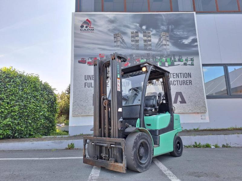 Yale GLP30VX - Gázüzemű targonca: 1 kép. Yale GLP30VX - Gázüzemű targonca: 1 kép.