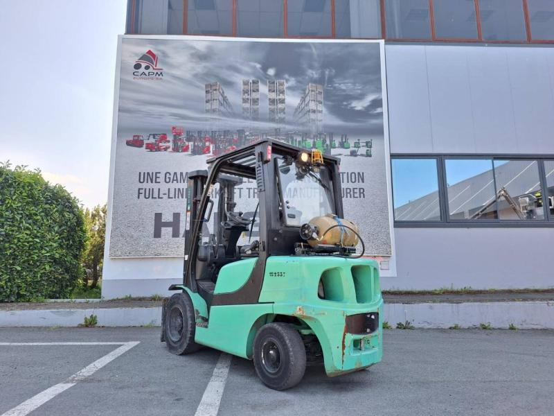 Yale GLP30VX - Gázüzemű targonca: 4 kép. Yale GLP30VX - Gázüzemű targonca: 4 kép.