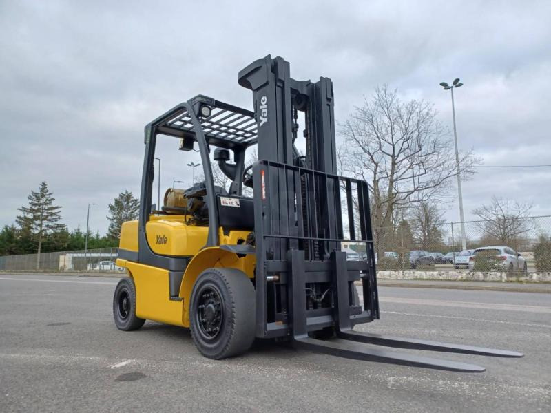 Yale GLP40 VX - Gázüzemű targonca: 3 kép. Yale GLP40 VX - Gázüzemű targonca: 3 kép.