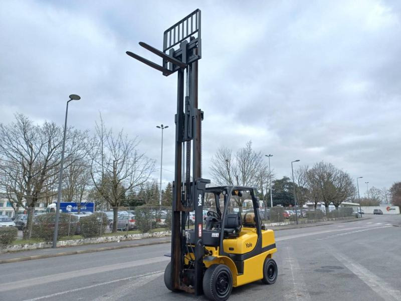 Yale GLP40 VX - Gázüzemű targonca: 4 kép. Yale GLP40 VX - Gázüzemű targonca: 4 kép.
