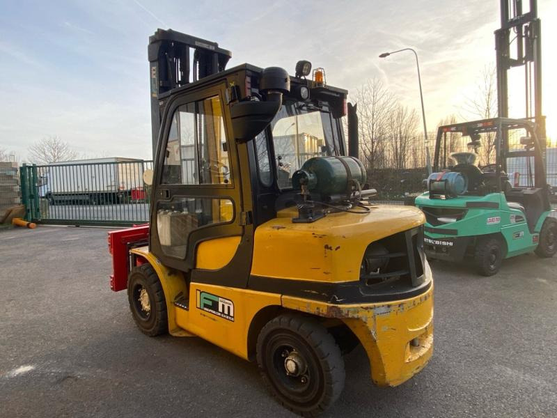 Yale GLP40VX6 - Gázüzemű targonca: 4 kép. Yale GLP40VX6 - Gázüzemű targonca: 4 kép.