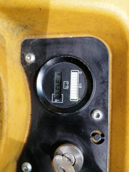 Komissiózó targoncá Yale MO10L: 10 kép.