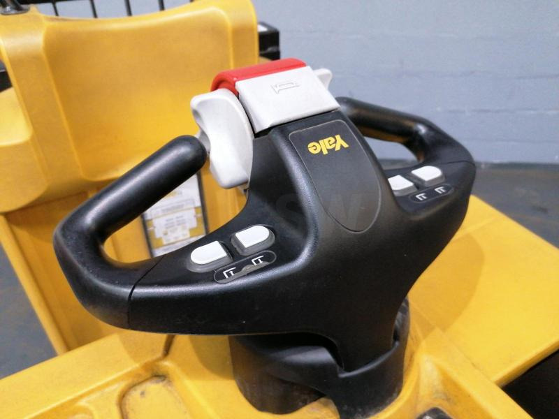 Komissiózó targoncá Yale MO10L: 9 kép.