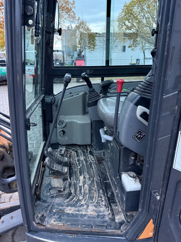 Minikotró Case CX 26 C, Bj 19, 1975 BH, Tilt MS03, GL: 9 kép.