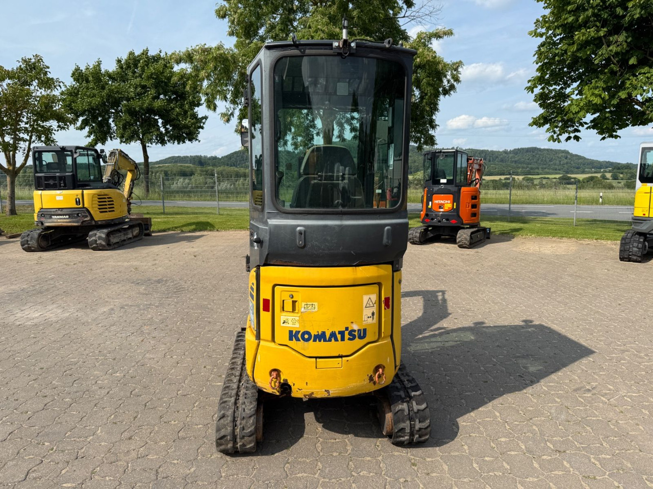 Komatsu PC 16R-3HS, Bj 17, 2210 BH, Tilt mit HS01, GL - Minikotró: 5 kép. Komatsu PC 16R-3HS, Bj 17, 2210 BH, Tilt mit HS01, GL - Minikotró: 5 kép.