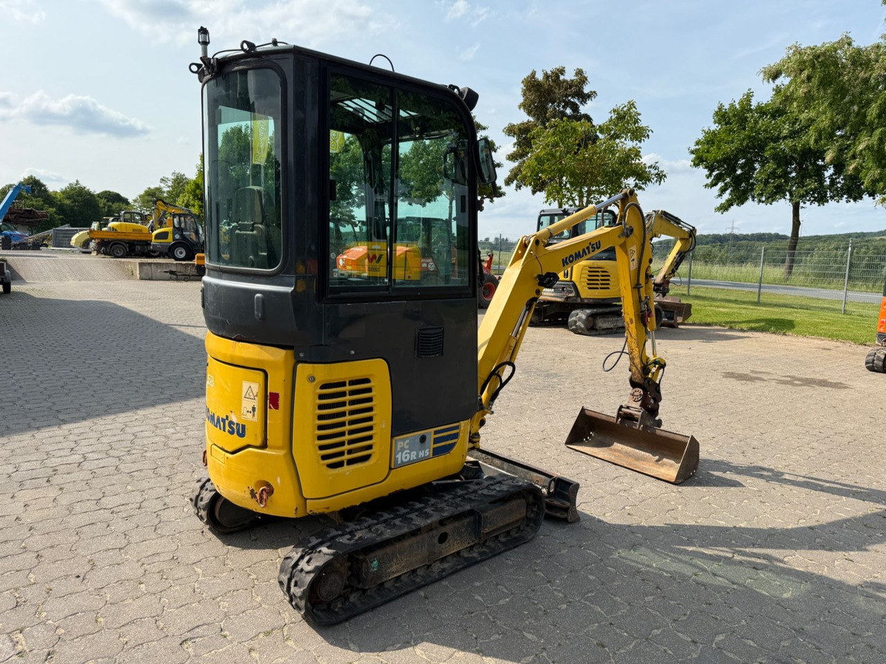 Komatsu PC 16R-3HS, Bj 17, 2210 BH, Tilt mit HS01, GL - Minikotró: 4 kép. Komatsu PC 16R-3HS, Bj 17, 2210 BH, Tilt mit HS01, GL - Minikotró: 4 kép.