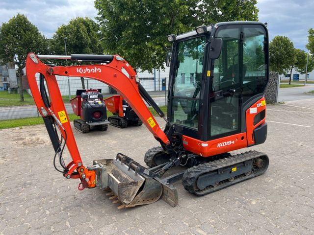 Kubota KX 019-4, Bj 22, 625 BH, Tilt MS01, TL, GL - Minikotró: 1 kép. Kubota KX 019-4, Bj 22, 625 BH, Tilt MS01, TL, GL - Minikotró: 1 kép.