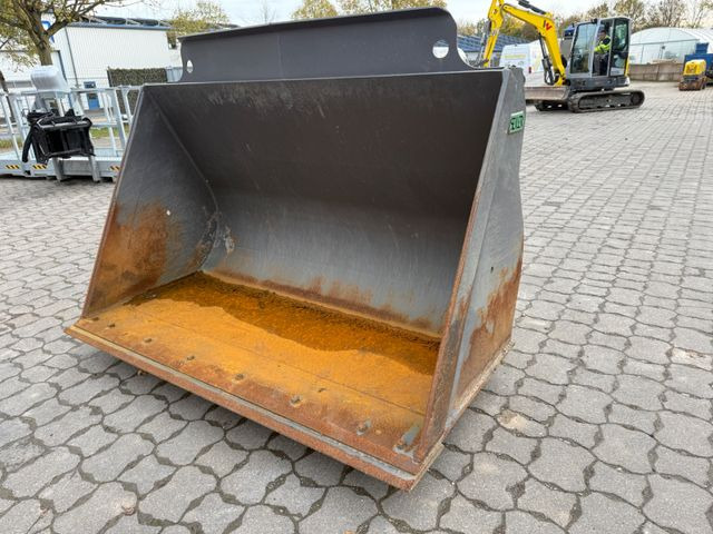 Volvo L 60 H, Schaufel Seiler 2000 mm, 1,5 cbm - Gumikerekes homlokrakodó: 2 kép. Volvo L 60 H, Schaufel Seiler 2000 mm, 1,5 cbm - Gumikerekes homlokrakodó: 2 kép.