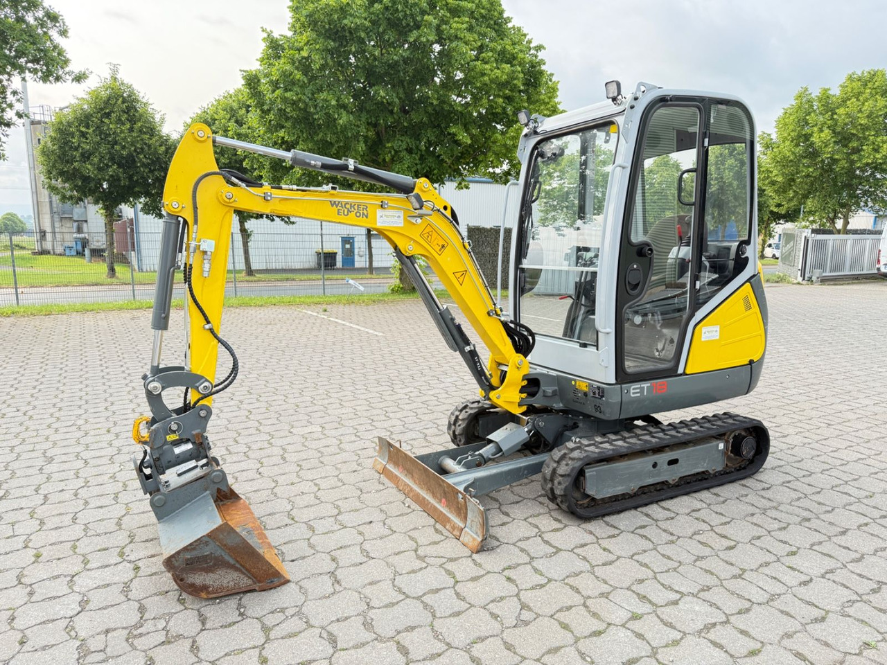 Wacker ET 18, Bj 23, 325 BH, Tilt MS01, GL, TOP - Minikotró: 1 kép. Wacker ET 18, Bj 23, 325 BH, Tilt MS01, GL, TOP - Minikotró: 1 kép.
