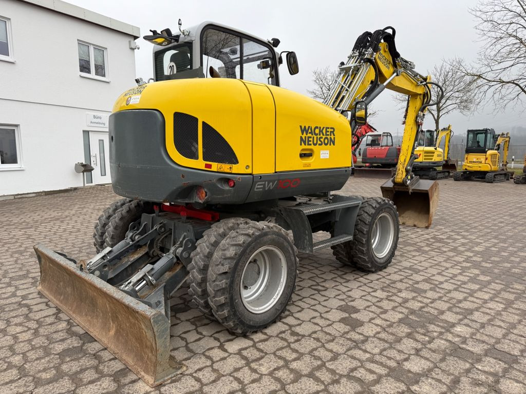 Wacker EW 100, Bj 20, 2050 BH, VA, HS08, TL - Gumikerekes kotró: 4 kép. Wacker EW 100, Bj 20, 2050 BH, VA, HS08, TL - Gumikerekes kotró: 4 kép.