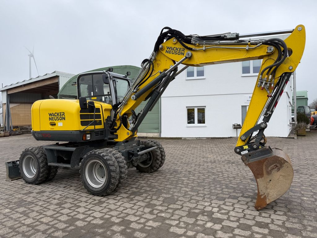 Wacker EW 100, Bj 20, 2050 BH, VA, HS08, TL - Gumikerekes kotró: 3 kép. Wacker EW 100, Bj 20, 2050 BH, VA, HS08, TL - Gumikerekes kotró: 3 kép.