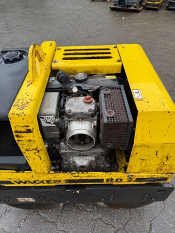 Wacker RD 7 H-S, Tandemwalze, Vibration, Wasser - Minihenger: 5 kép. Wacker RD 7 H-S, Tandemwalze, Vibration, Wasser - Minihenger: 5 kép.