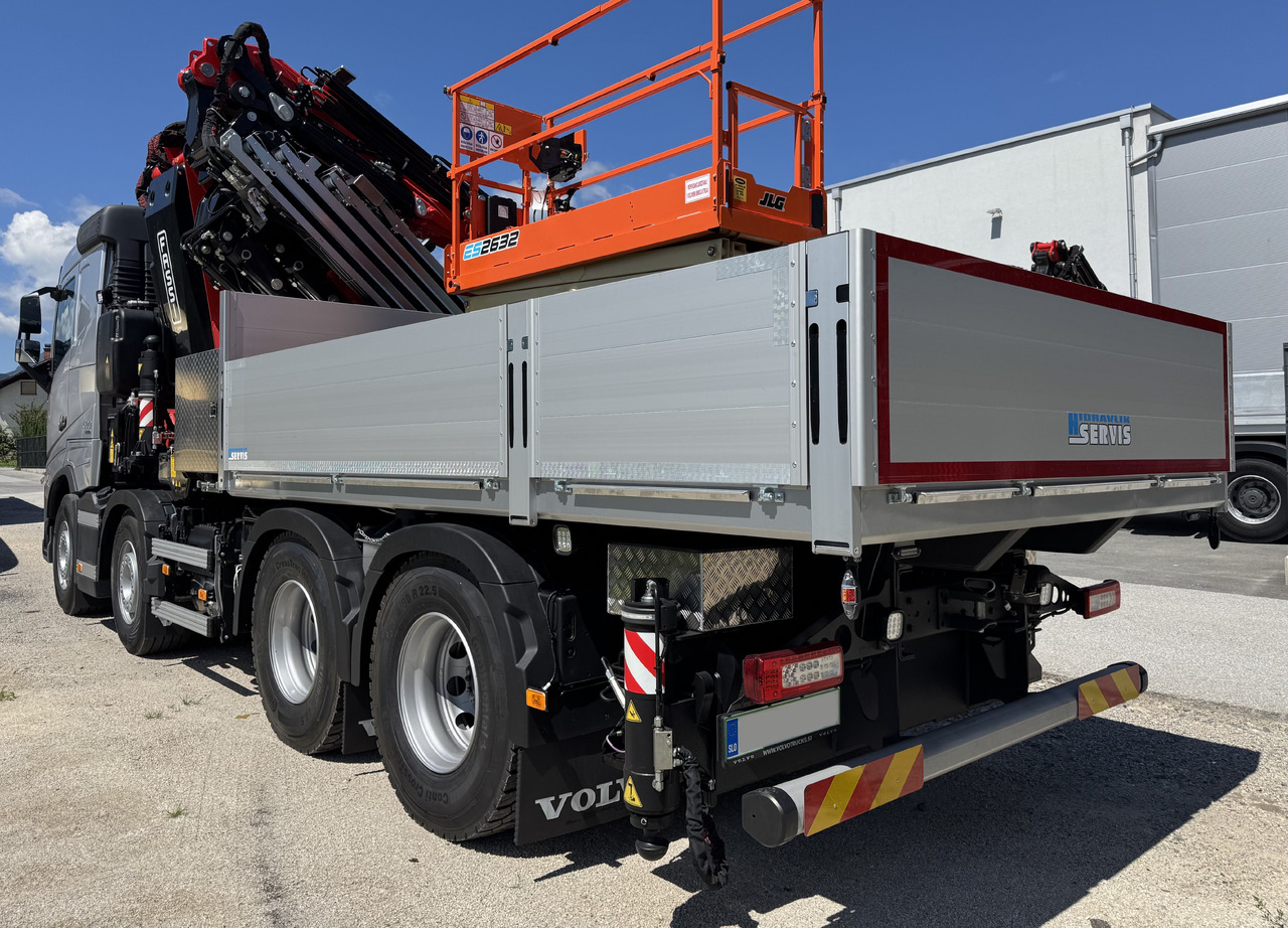 VOLVO Hiab Palfinger Fassi F1450-8 JIB-6 - Darus autó: 5 kép. VOLVO Hiab Palfinger Fassi F1450-8 JIB-6 - Darus autó: 5 kép.