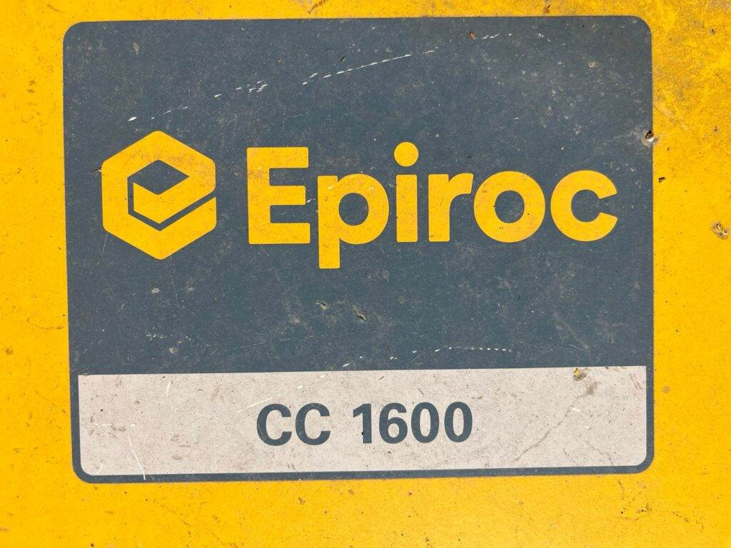 Epiroc Abbruchzange CC1600U - Roppantó olló - Építőipari gépek: 3 kép. Epiroc Abbruchzange CC1600U - Roppantó olló - Építőipari gépek: 3 kép.