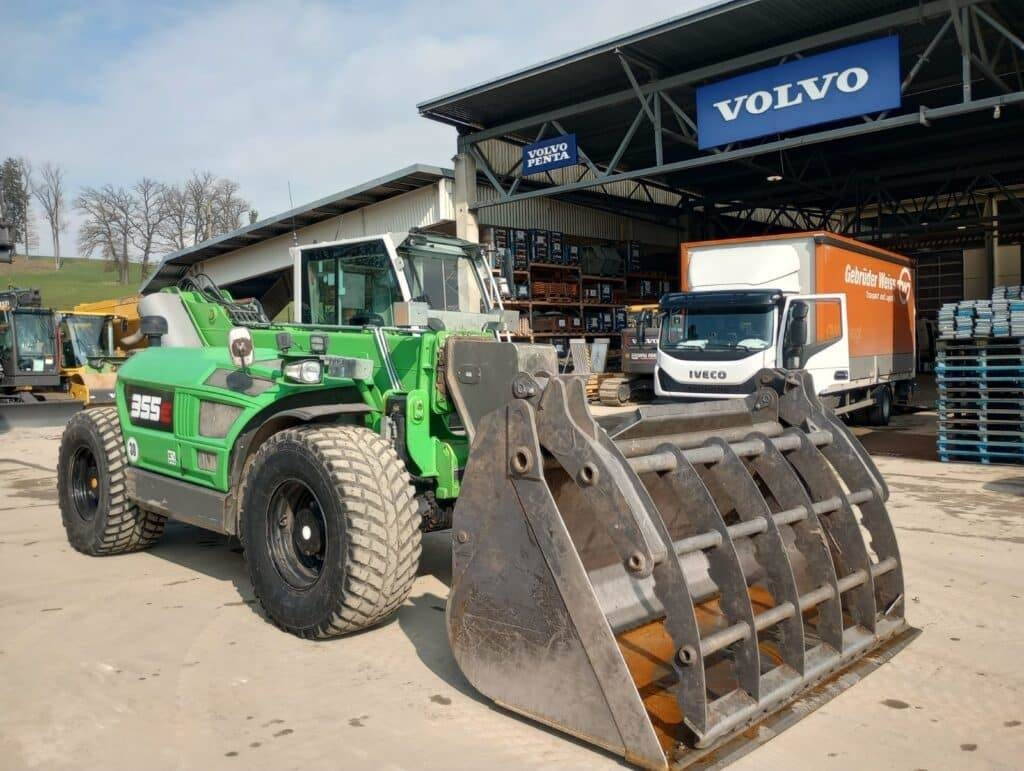 Sennebogen 355E - Hulladék kotró: 1 kép. Sennebogen 355E - Hulladék kotró: 1 kép.