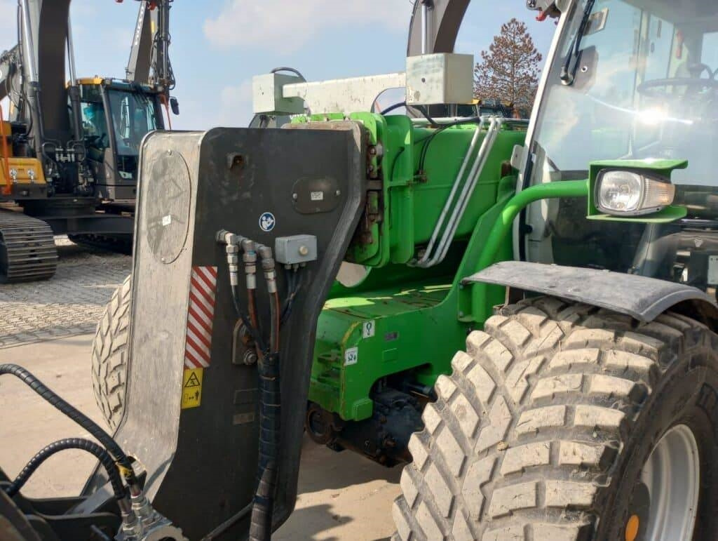 Sennebogen 355E - Hulladék kotró: 5 kép. Sennebogen 355E - Hulladék kotró: 5 kép.