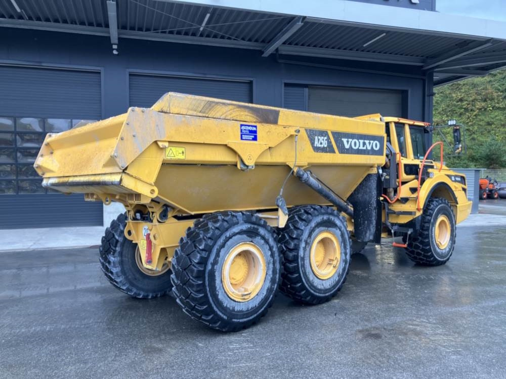 Volvo A25G - Csuklós dömper: 2 kép. Volvo A25G - Csuklós dömper: 2 kép.