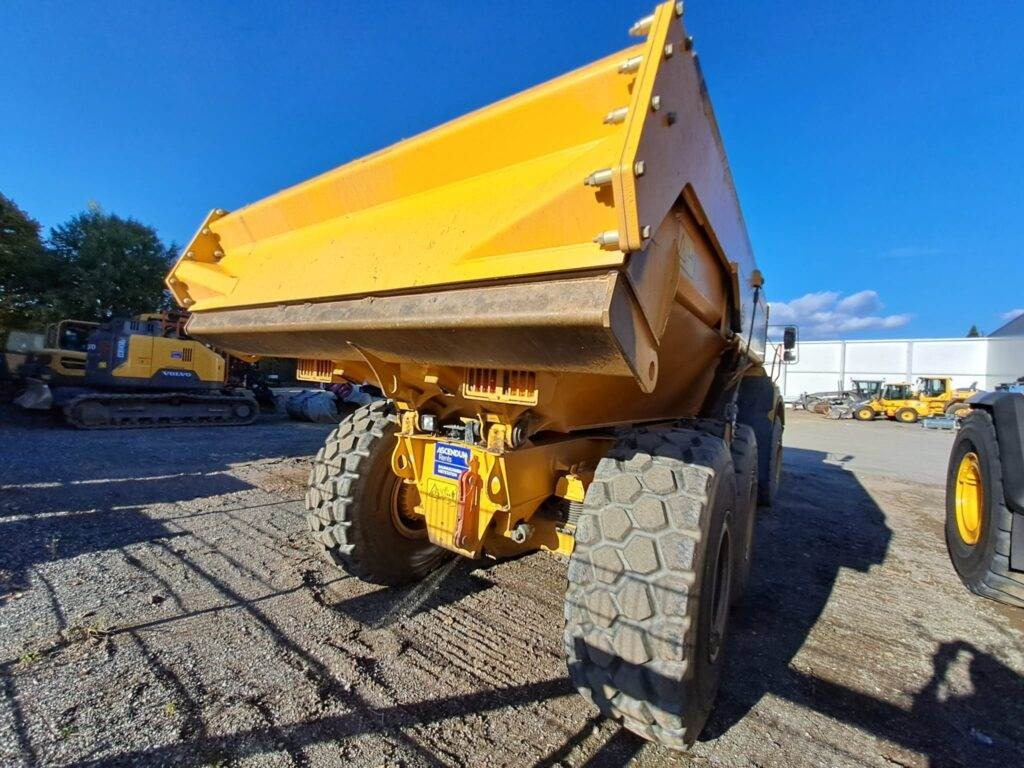 Volvo A25G - Csuklós dömper: 2 kép. Volvo A25G - Csuklós dömper: 2 kép.