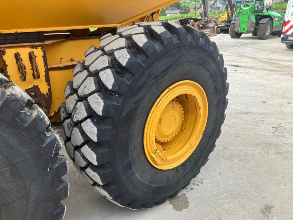 Csuklós dömper Volvo A30G: 8 kép.