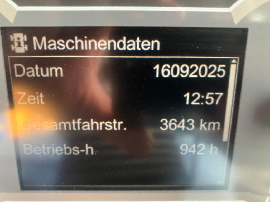 Csuklós dömper Volvo A30G: 14 kép.