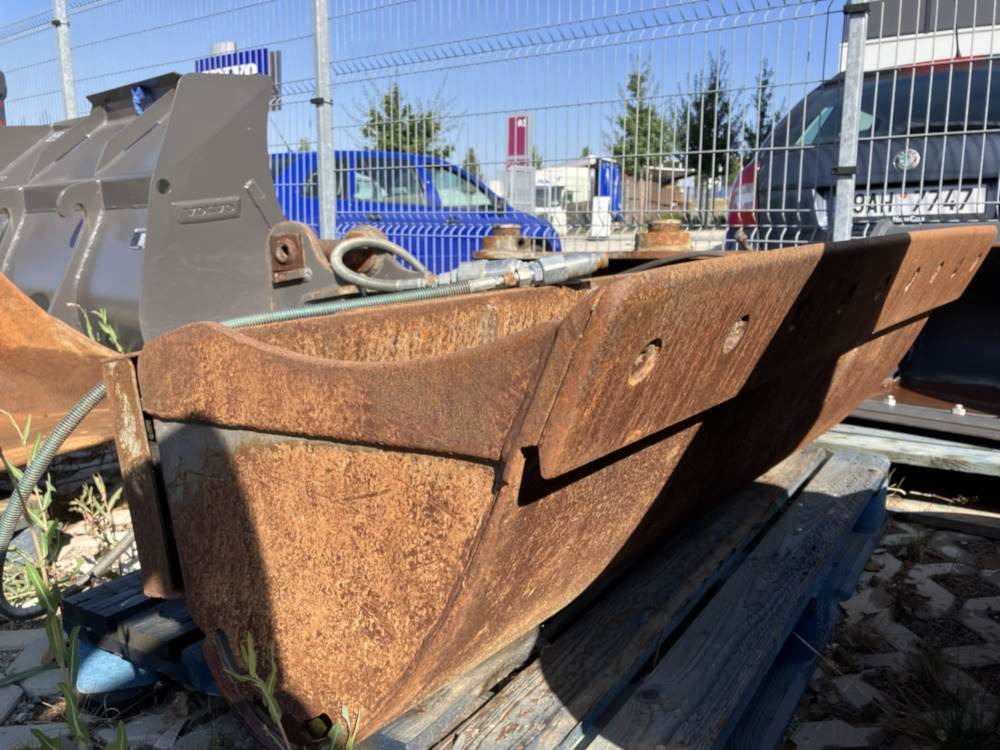 Volvo Böschungslöffel hydr. - Kotrórakodó: 2 kép. Volvo Böschungslöffel hydr. - Kotrórakodó: 2 kép.