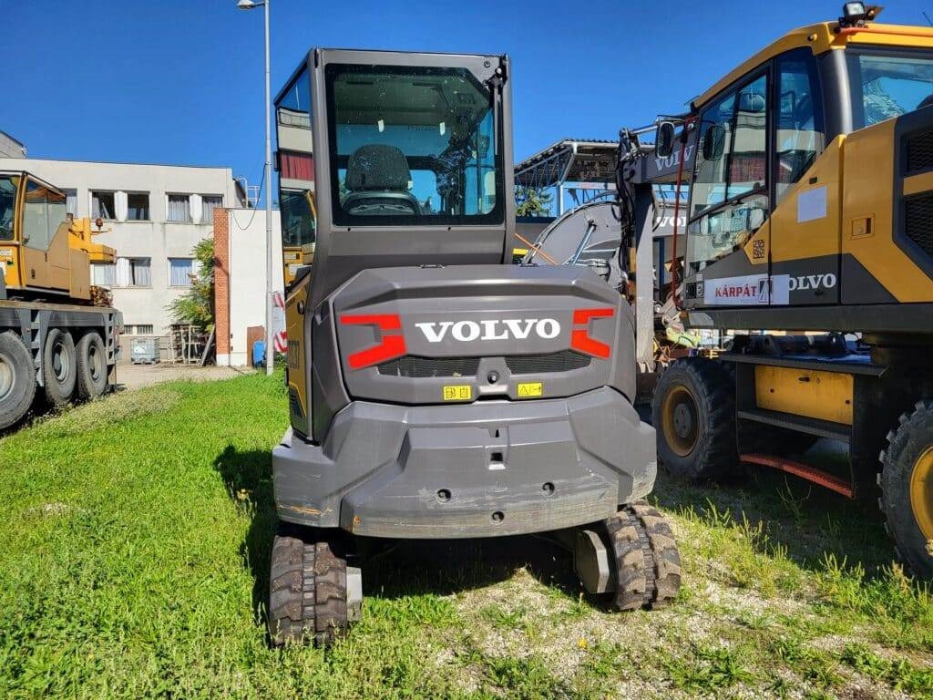 Volvo EC37F - Minikotró: 5 kép. Volvo EC37F - Minikotró: 5 kép.