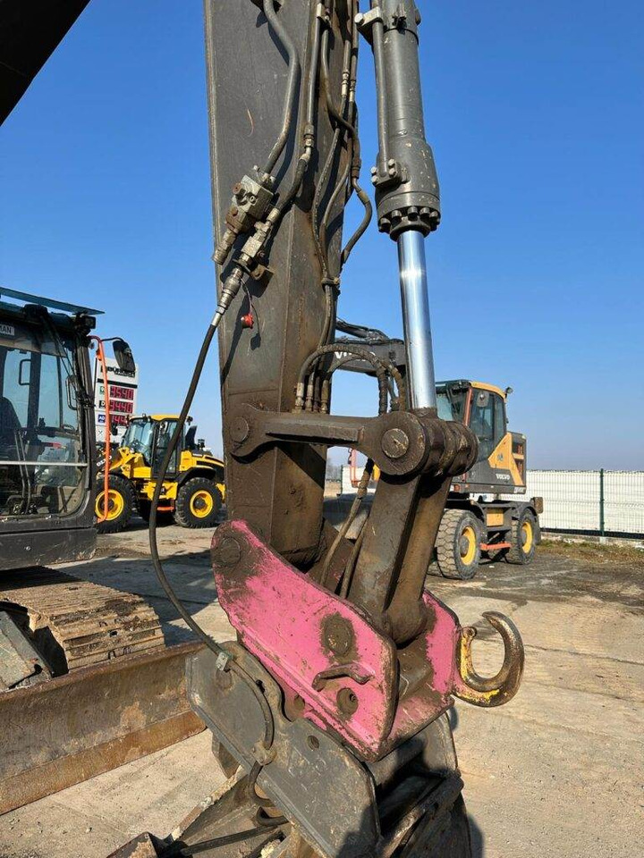 Volvo ECR145EL - Lánctalpas kotró: 5 kép. Volvo ECR145EL - Lánctalpas kotró: 5 kép.