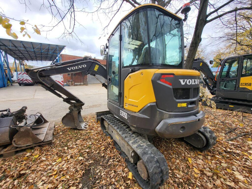 Volvo ECR35D - Minikotró: 3 kép. Volvo ECR35D - Minikotró: 3 kép.