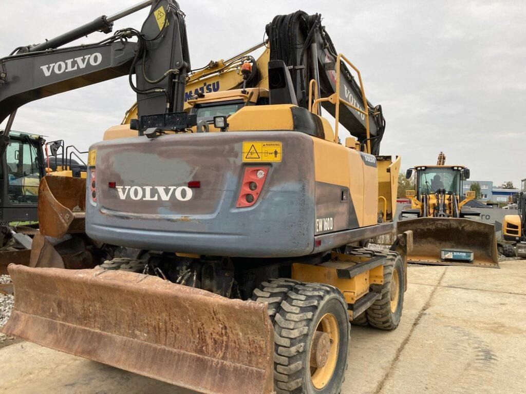 Volvo EW160D - Gumikerekes kotró: 3 kép. Volvo EW160D - Gumikerekes kotró: 3 kép.