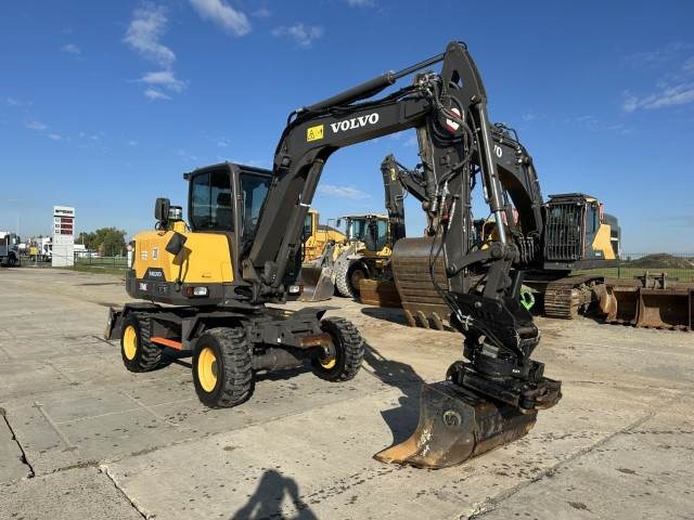 Volvo EW60E - Gumikerekes kotró: 1 kép. Volvo EW60E - Gumikerekes kotró: 1 kép.