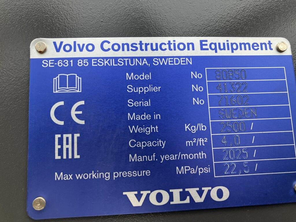 Volvo Holzgreifer mit Ausstoßer - Polip kanál: 5 kép. Volvo Holzgreifer mit Ausstoßer - Polip kanál: 5 kép.