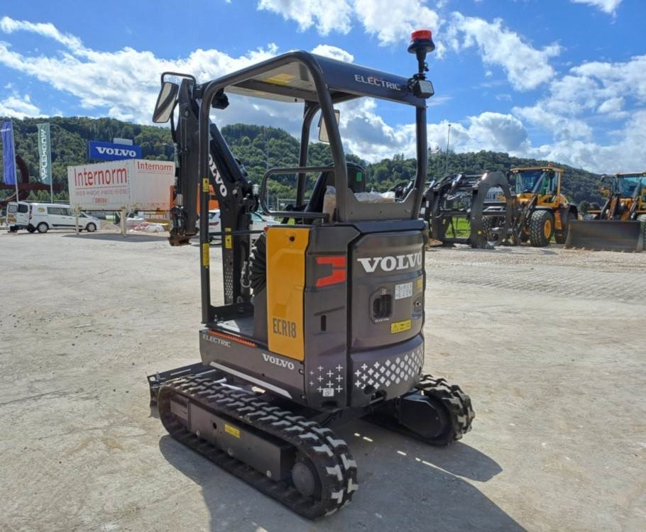 Volvo JECR18E Electric - Minikotró: 3 kép. Volvo JECR18E Electric - Minikotró: 3 kép.