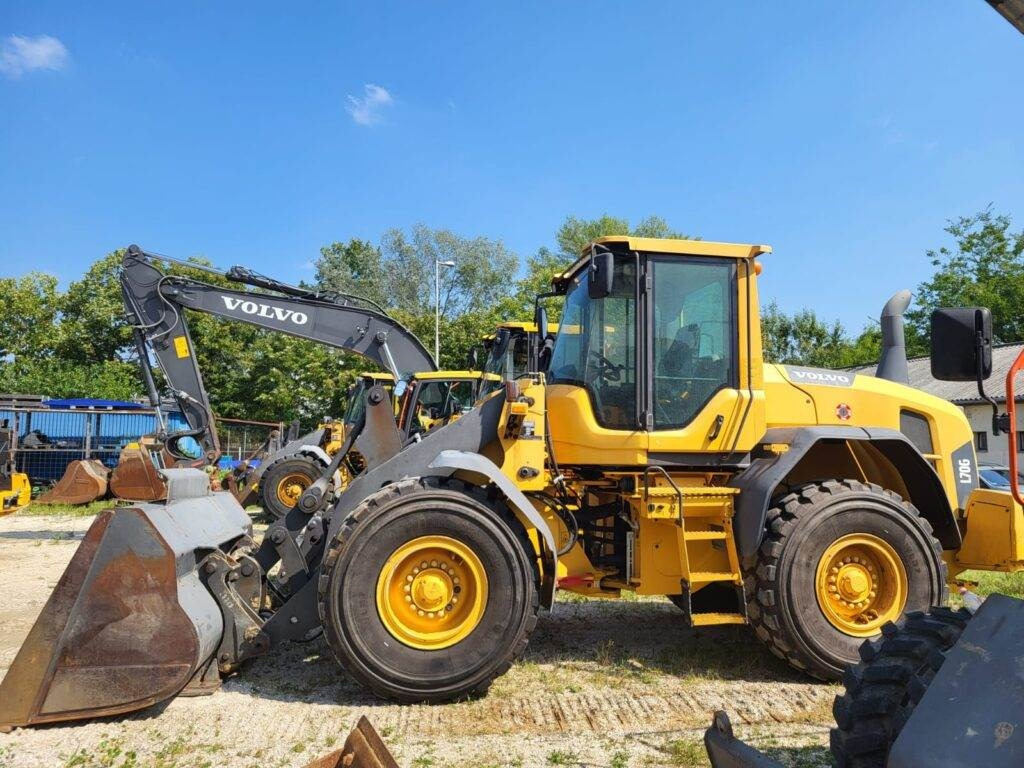 Volvo L70G - Gumikerekes homlokrakodó: 5 kép. Volvo L70G - Gumikerekes homlokrakodó: 5 kép.