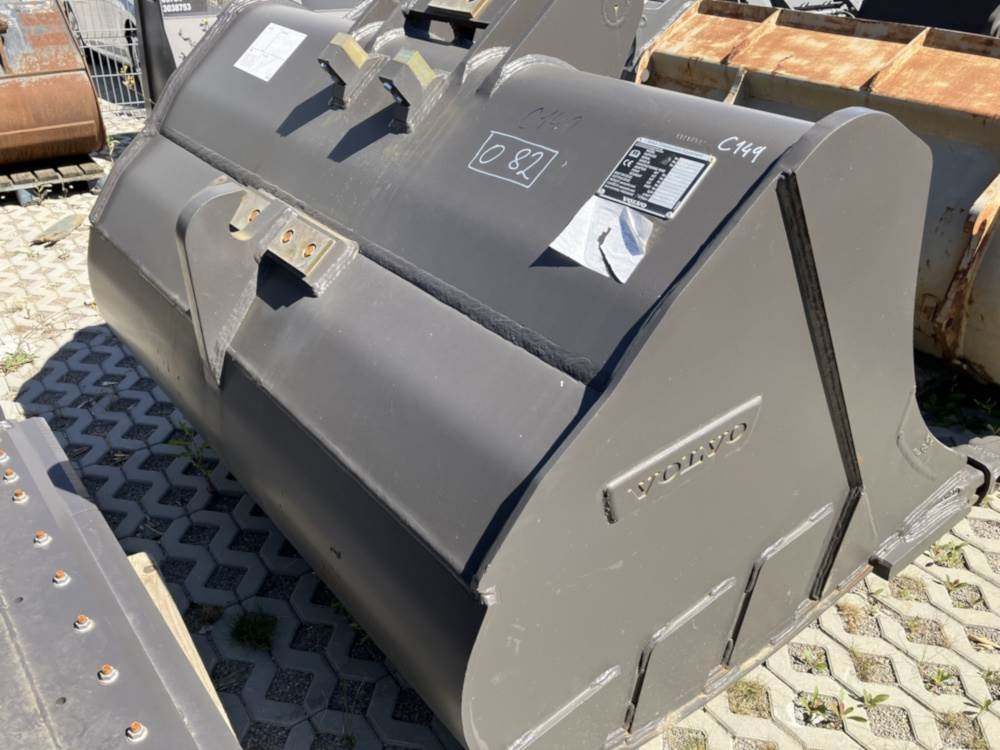 Volvo Tieflöffel mit Zähne S2 - Kotrórakodó: 2 kép. Volvo Tieflöffel mit Zähne S2 - Kotrórakodó: 2 kép.