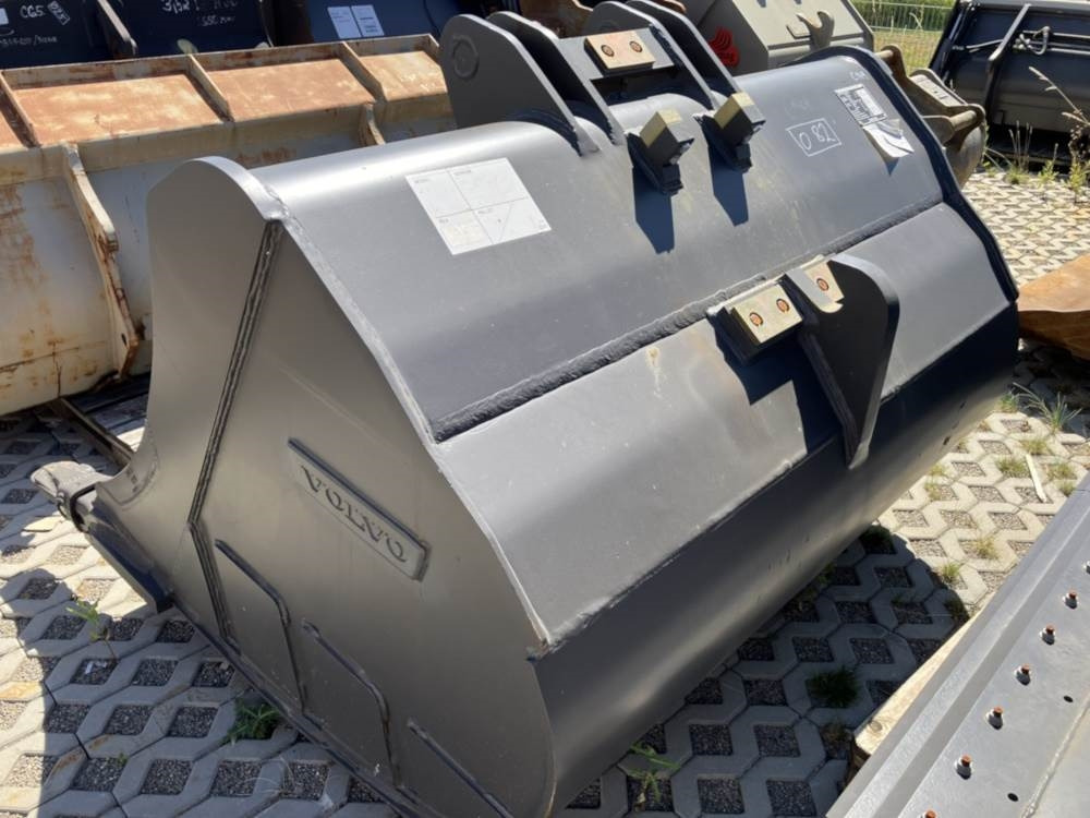 Volvo Tieflöffel mit Zähne S2 - Kotrórakodó: 3 kép. Volvo Tieflöffel mit Zähne S2 - Kotrórakodó: 3 kép.