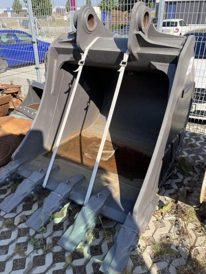 Volvo Tieflöffel mit Zähnen - Festanbau - Kotrórakodó: 1 kép. Volvo Tieflöffel mit Zähnen - Festanbau - Kotrórakodó: 1 kép.