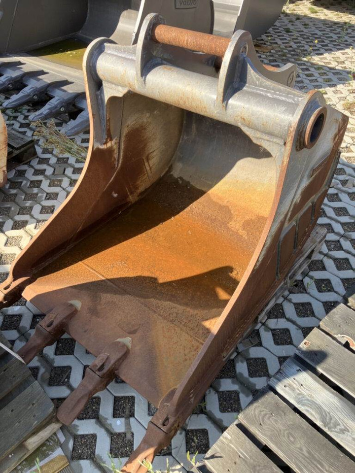 Volvo Tieflöffel mit Zähnen S60 - Kotrórakodó: 1 kép. Volvo Tieflöffel mit Zähnen S60 - Kotrórakodó: 1 kép.