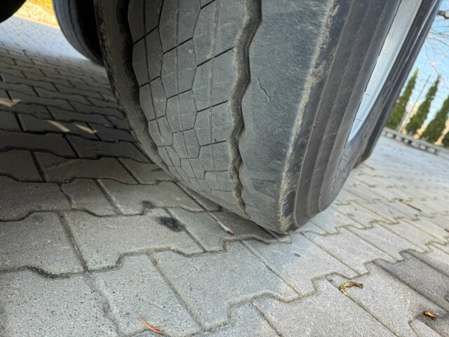 Carnehl CHKS/HH THERMO Kippauflieger 3 Achse - Félpótkocsi billenőplatós: 3 kép. Carnehl CHKS/HH THERMO Kippauflieger 3 Achse - Félpótkocsi billenőplatós: 3 kép.