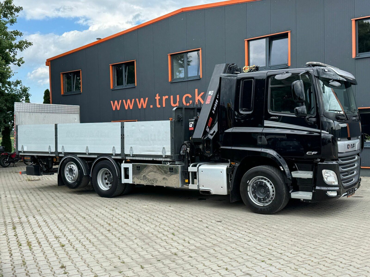 DAF CF 450 FAN 6x2 Pritsche mit Kran HIAB 188 E-6 - Darus autó: 5 kép. DAF CF 450 FAN 6x2 Pritsche mit Kran HIAB 188 E-6 - Darus autó: 5 kép.
