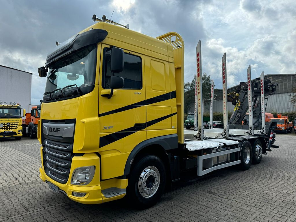 DAF XF 530 6x2 Holztransport Kran PENZ 15Z9.50 *Anh. - Rönkszállító teherautó, Darus autó: 3 kép. DAF XF 530 6x2 Holztransport Kran PENZ 15Z9.50 *Anh. - Rönkszállító teherautó, Darus autó: 3 kép.