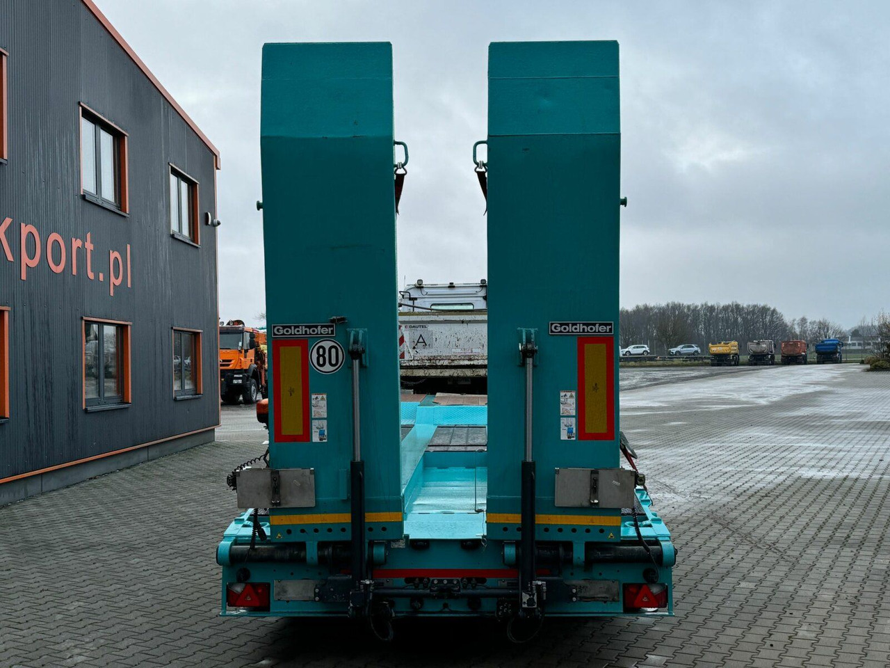 Goldhofer TU 4 EXPERT 4870 Tieflader Anhänger - Pótkocsi mélybölcsős: 5 kép. Goldhofer TU 4 EXPERT 4870 Tieflader Anhänger - Pótkocsi mélybölcsős: 5 kép.