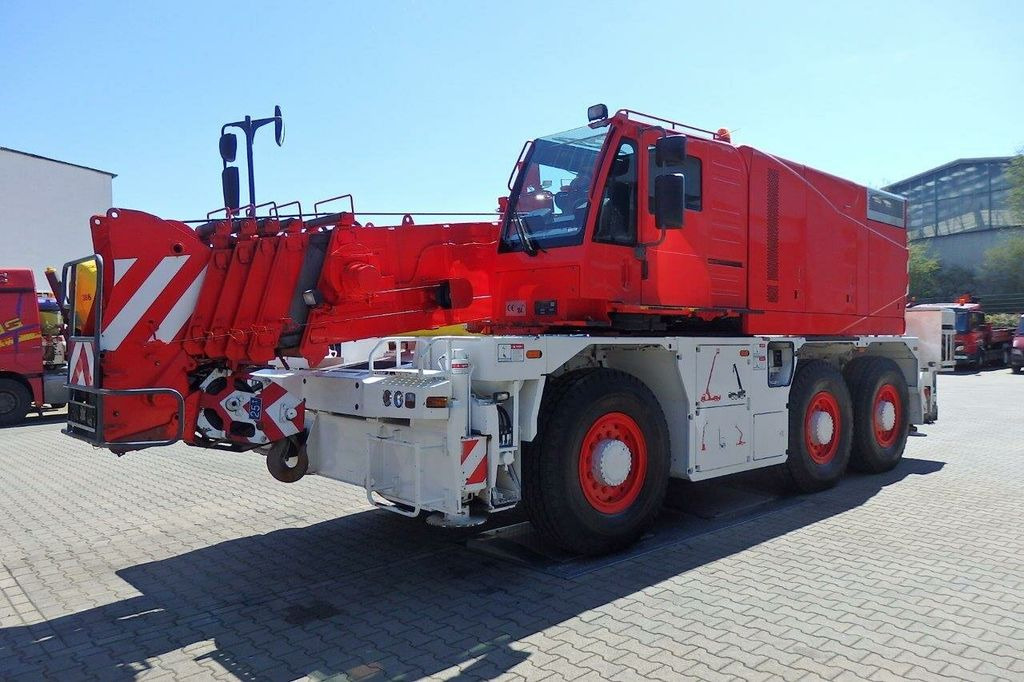 Grove GCK 3045 CITY KRAN 45 Ton - 5800 Std - Autódaru: 2 kép. Grove GCK 3045 CITY KRAN 45 Ton - 5800 Std - Autódaru: 2 kép.