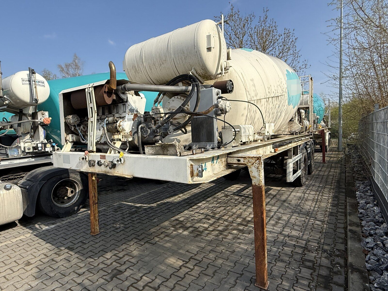 Intermix 10 m³ Betonmischer Auflieger mit Motor - Betonmixer: 4 kép. Intermix 10 m³ Betonmischer Auflieger mit Motor - Betonmixer: 4 kép.