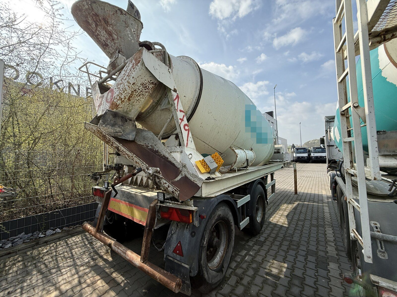 Intermix 10 m³ Betonmischer Auflieger mit Motor - Betonmixer: 2 kép. Intermix 10 m³ Betonmischer Auflieger mit Motor - Betonmixer: 2 kép.